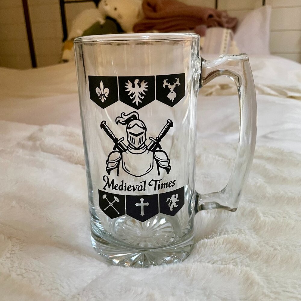 Medieval Times 24 oz Clear Glass Beer Stein Mug 7" tall 3.5" diameter